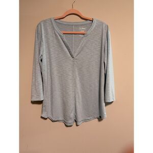 L.L.Bean 3/4 Sleeve V-Neck Tee Shirt Top Size M Regular Light Blue Casual